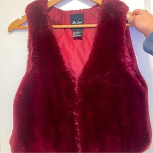 Me Jane Faux Fur Burgundy Women’s Vest